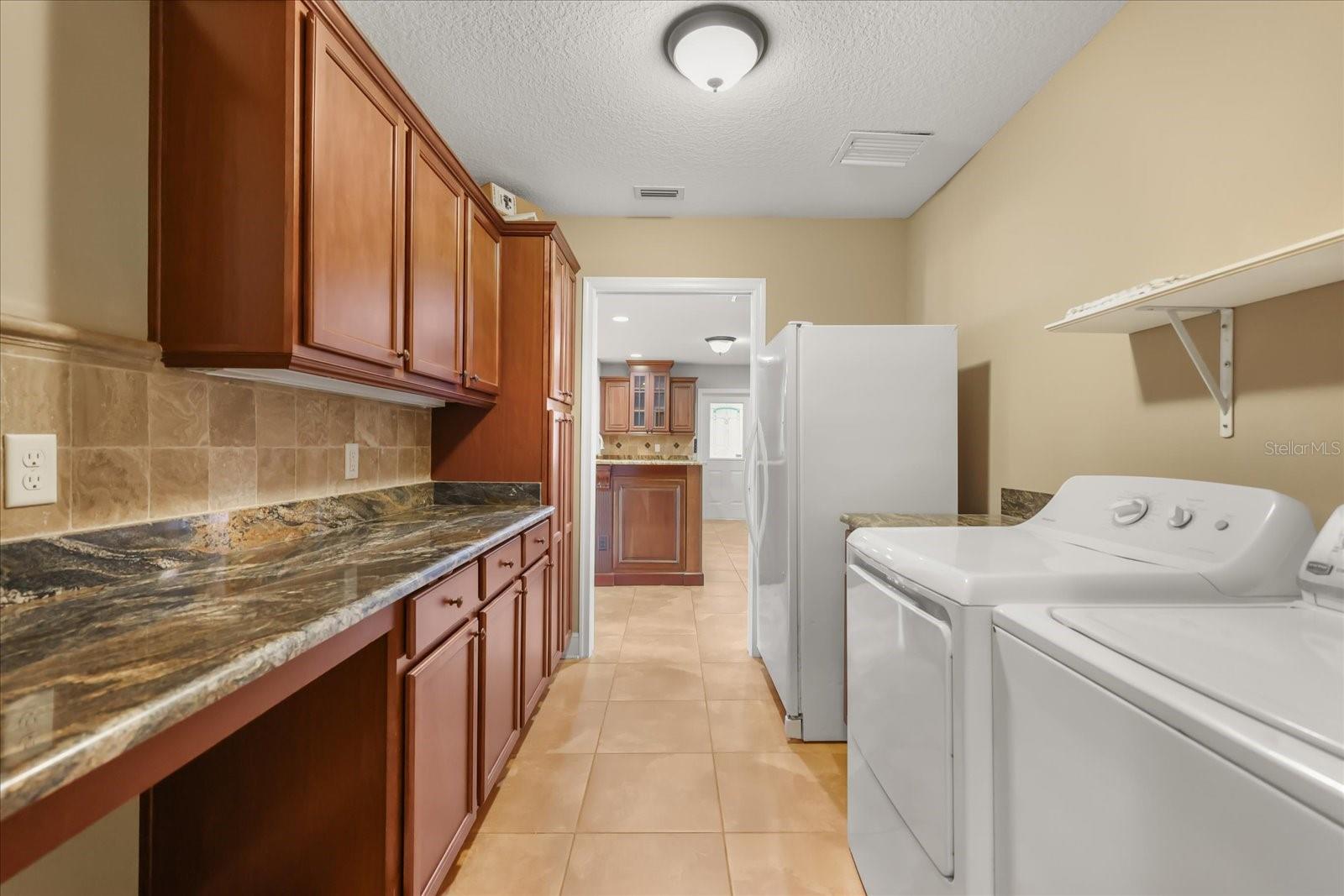 Listing photo id 13 for 2822 Bass Lake Boulevard