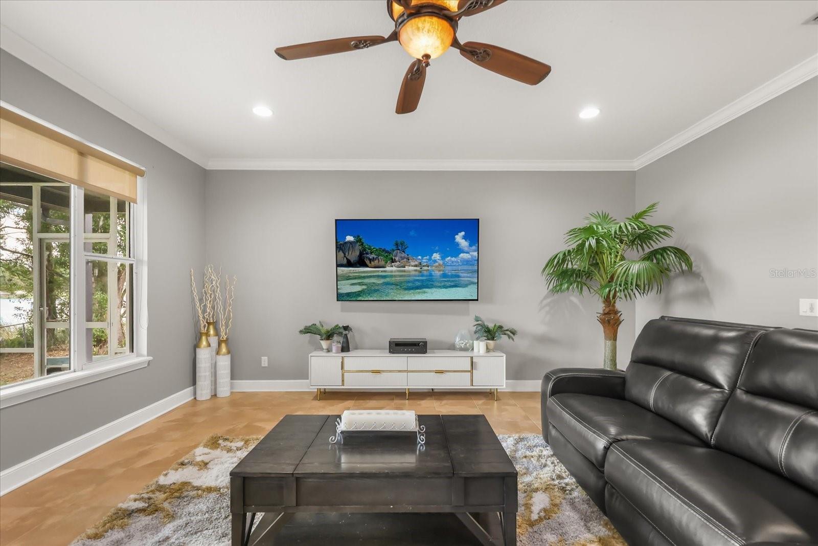 Listing photo id 2 for 2822 Bass Lake Boulevard