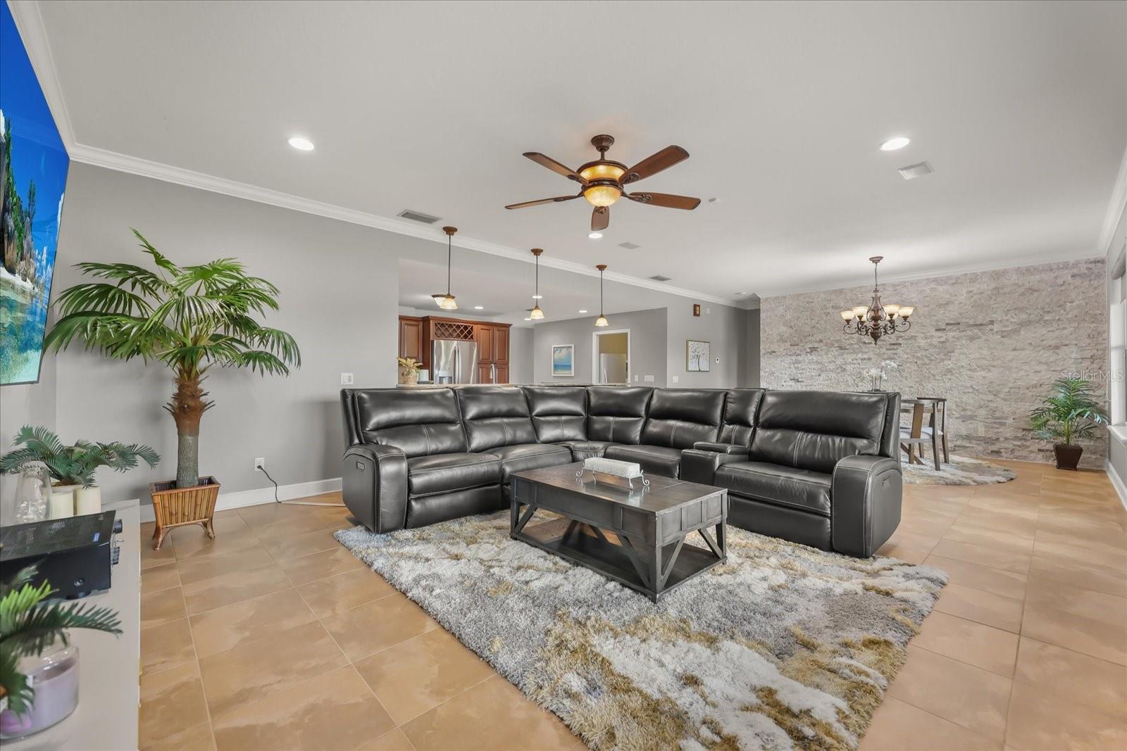 Listing photo id 3 for 2822 Bass Lake Boulevard