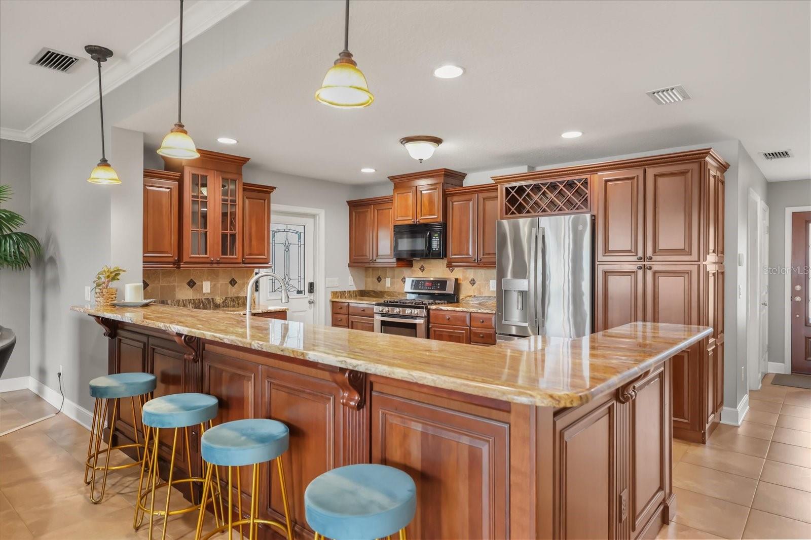 Listing photo id 6 for 2822 Bass Lake Boulevard