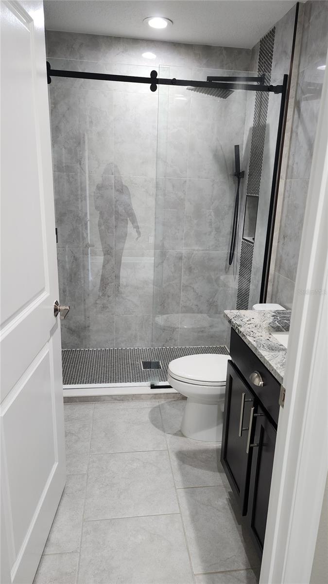 Image 7 of 11 For 828 Gisele Court