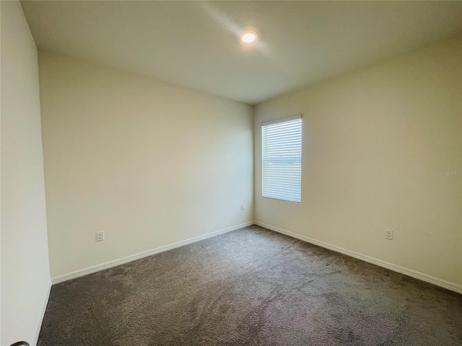 Image 11 of 15 For 17043 Oval Rum Drive