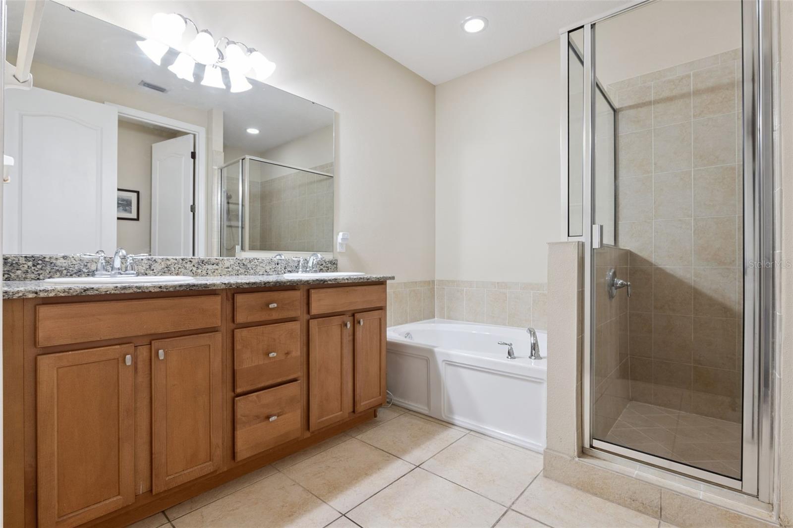 Image 10 of 19 For 1911 Silverweed Way
