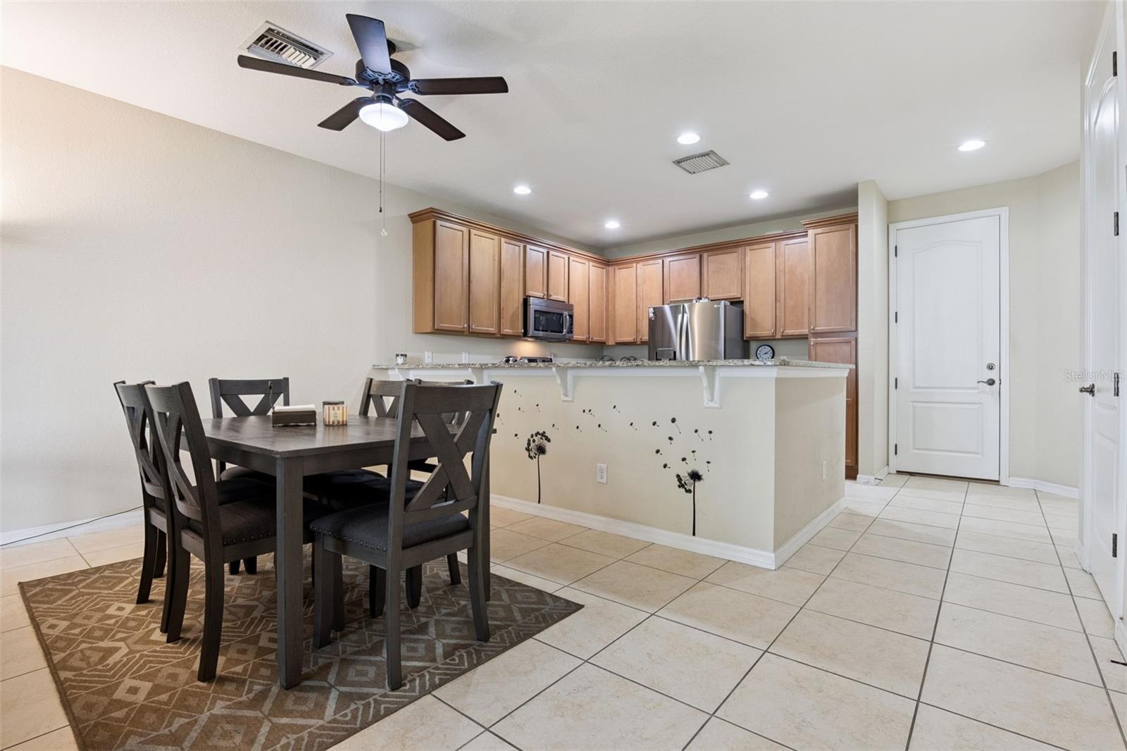 Image 4 of 19 For 1911 Silverweed Way