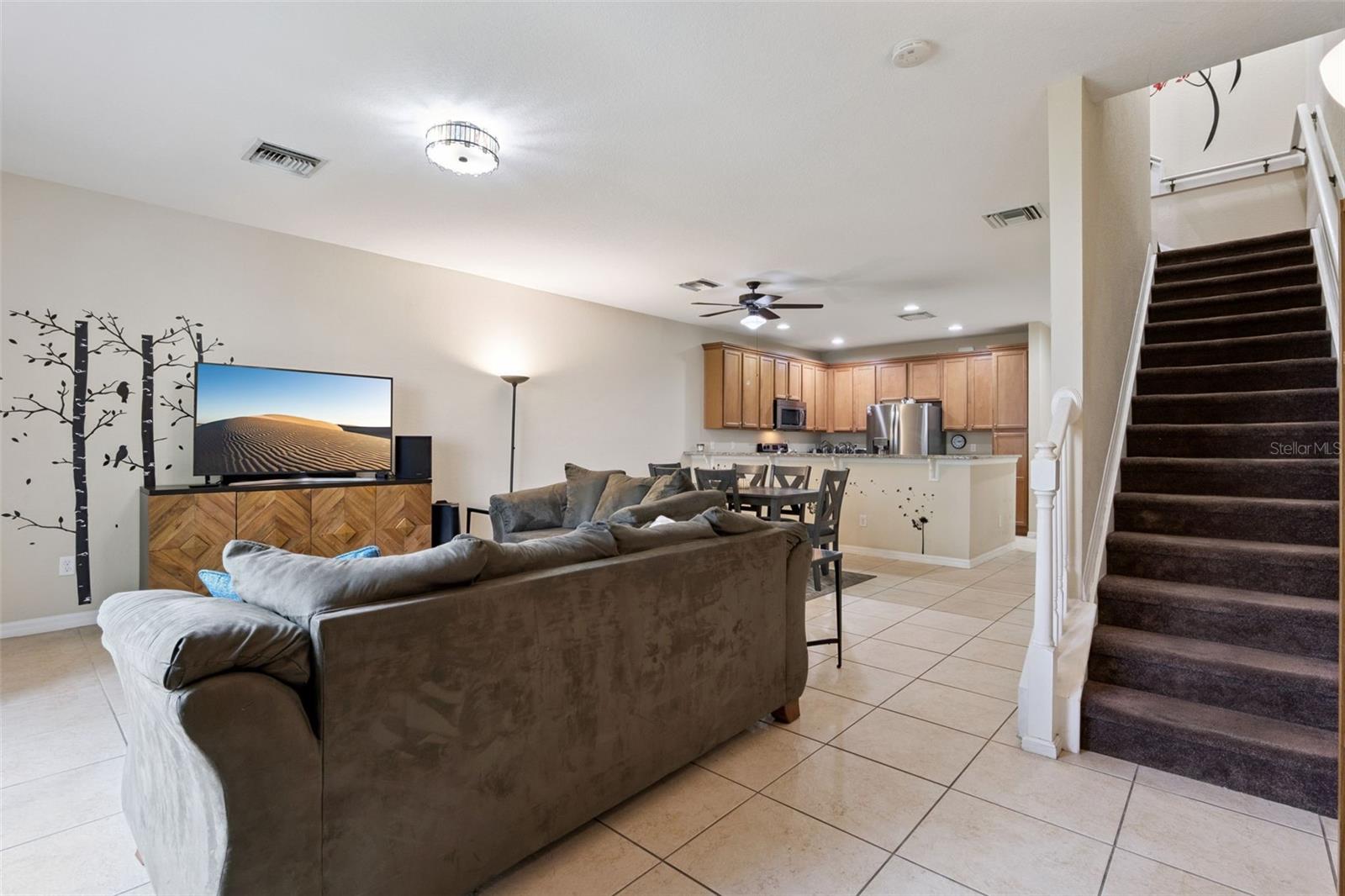 Image 8 of 19 For 1911 Silverweed Way