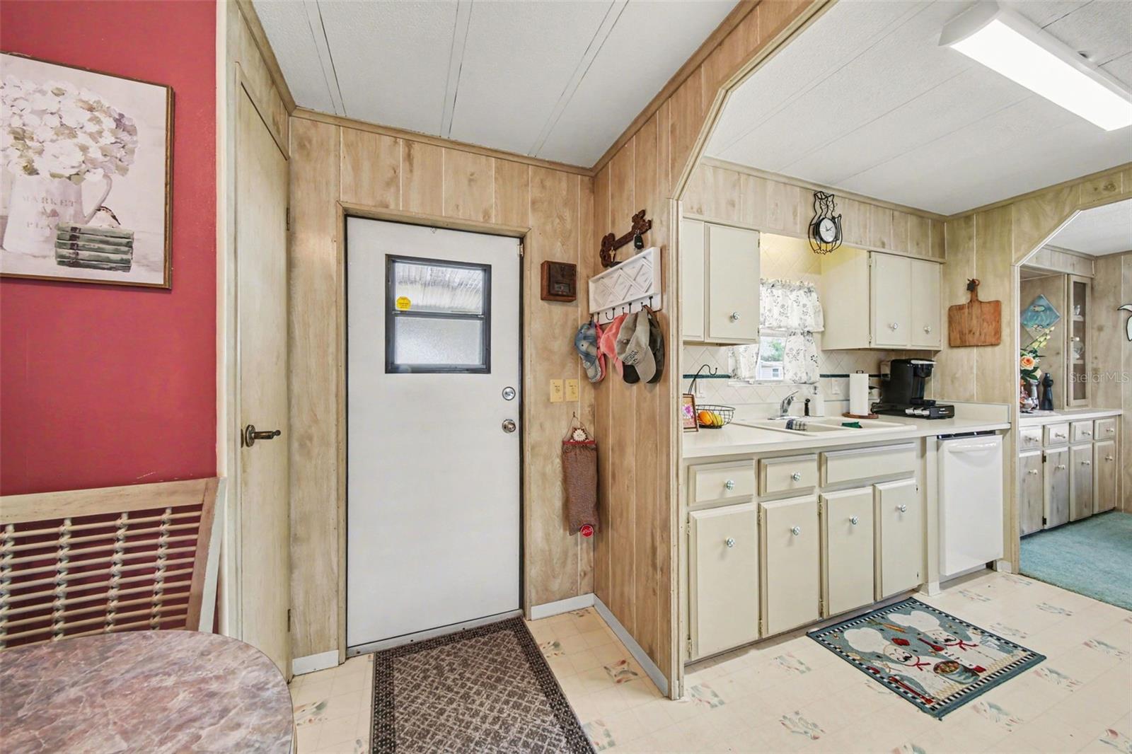 Image 7 of 23 For 732 Dove Avenue