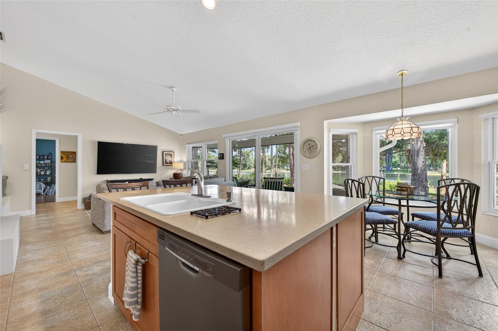 Image 11 of 45 For 8243 Riviera Shore Court