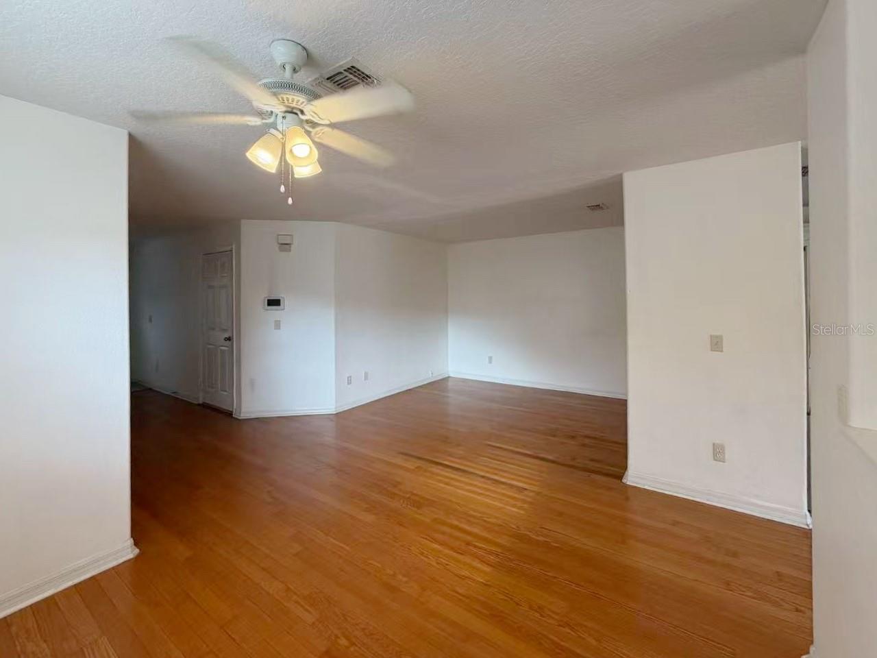 Image 16 of 38 For 12755 Somerset Oaks Street