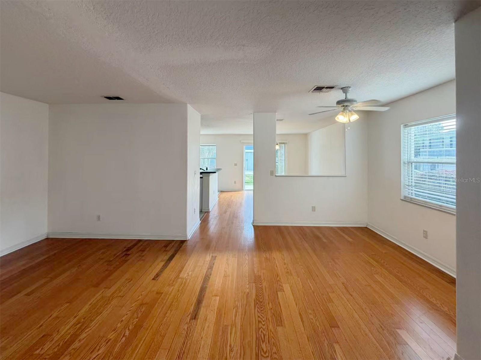 Image 17 of 38 For 12755 Somerset Oaks Street