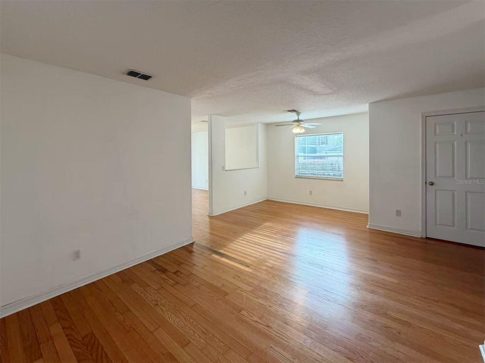 Image 5 of 38 For 12755 Somerset Oaks Street