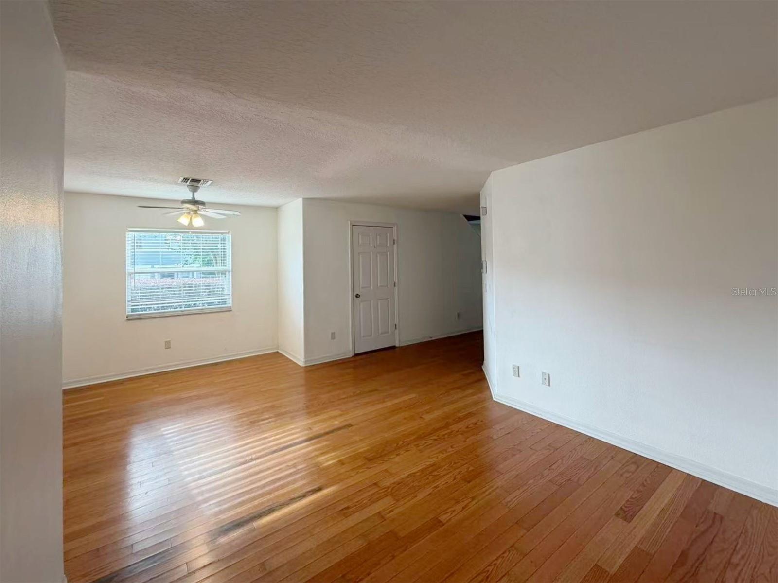 Image 6 of 38 For 12755 Somerset Oaks Street