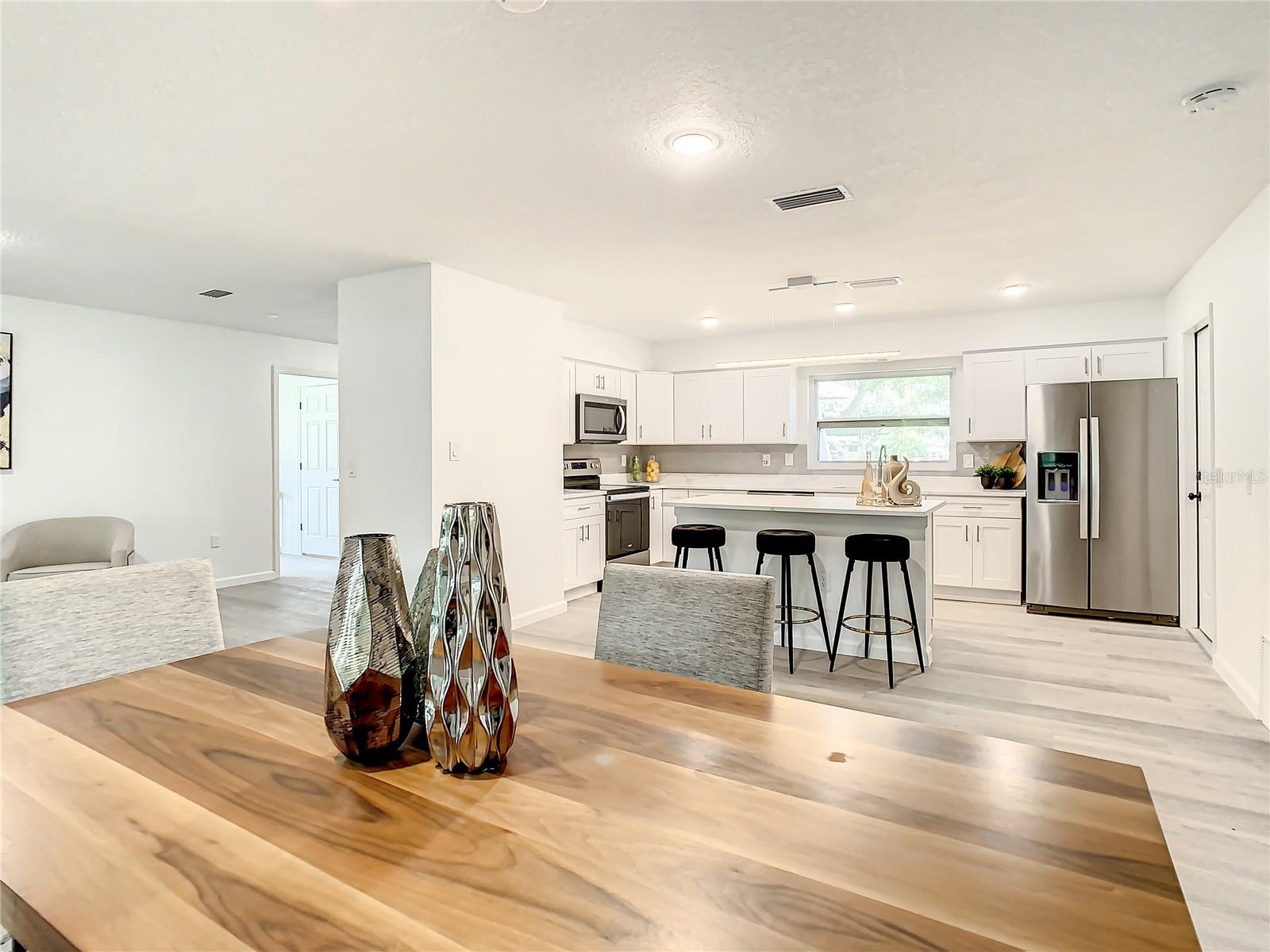 Image 4 of 30 For 2642 Brookside Court