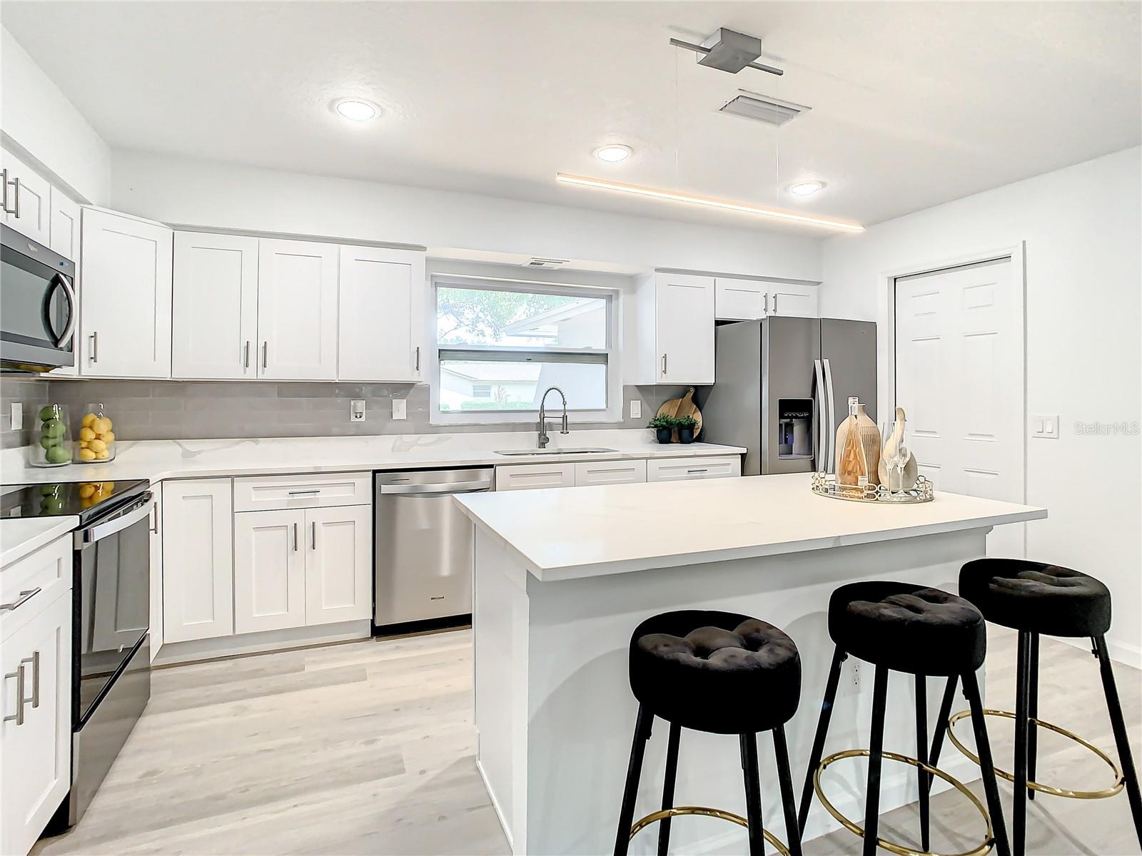Image 5 of 30 For 2642 Brookside Court