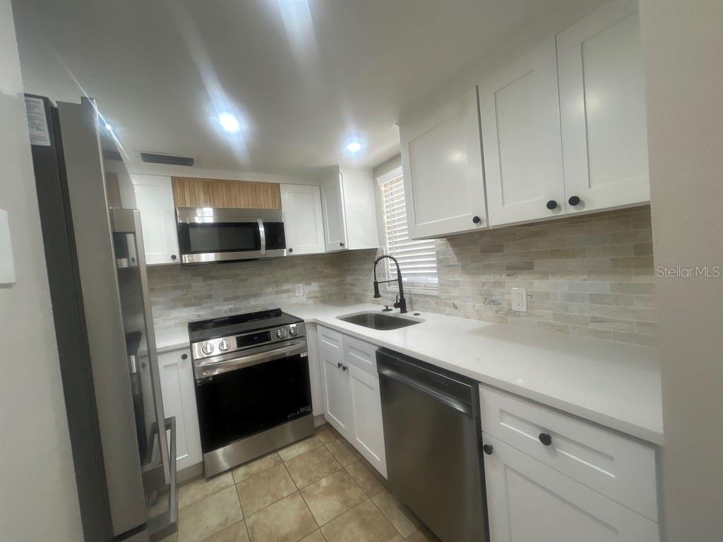 Image 3 of 13 For 4901 Onyx Lane 102