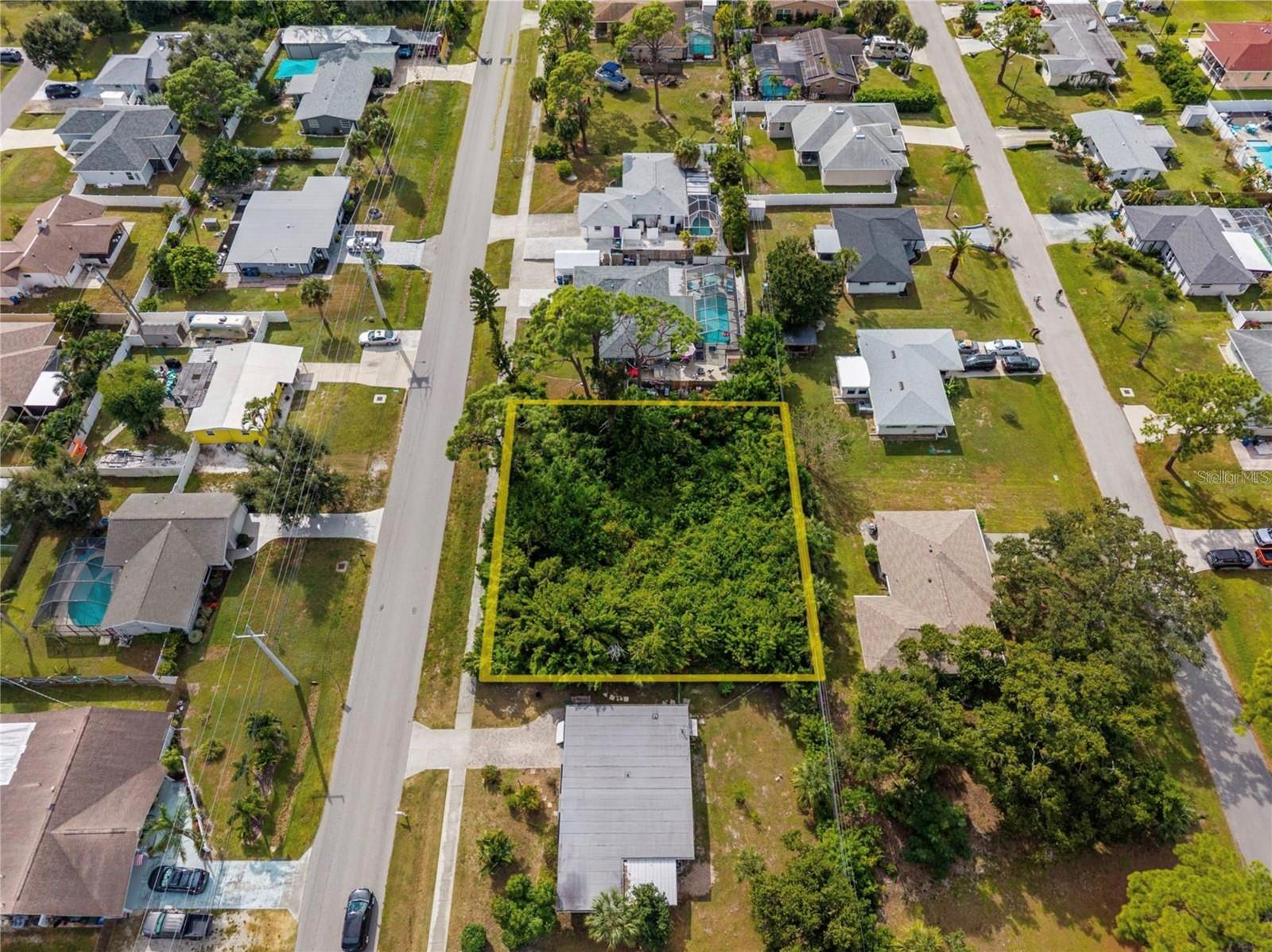 Details for 31 Seminole Drive, VENICE, FL 34293