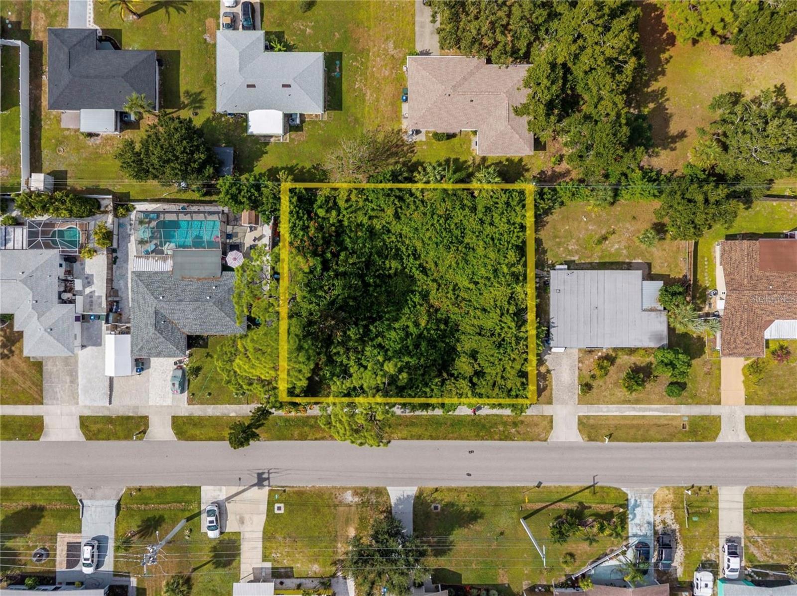 Image 2 of 10 For 31 Seminole Drive