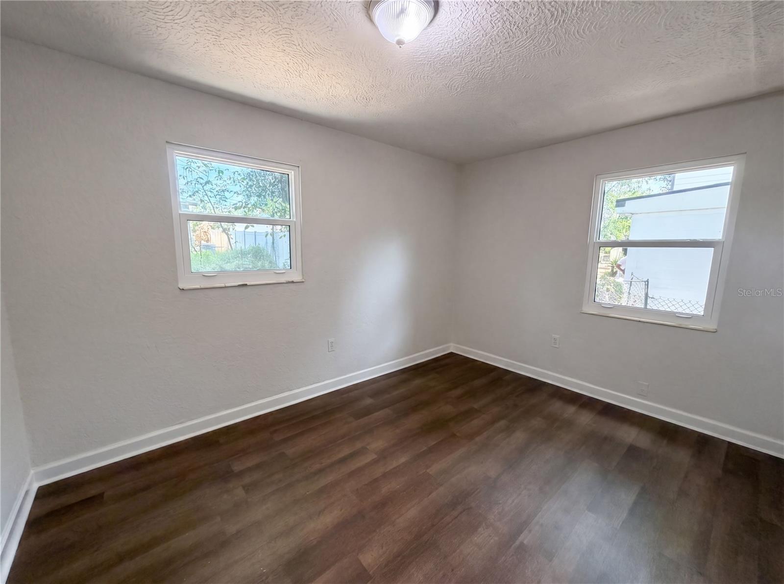 Image 7 of 18 For 4010 Paris Street