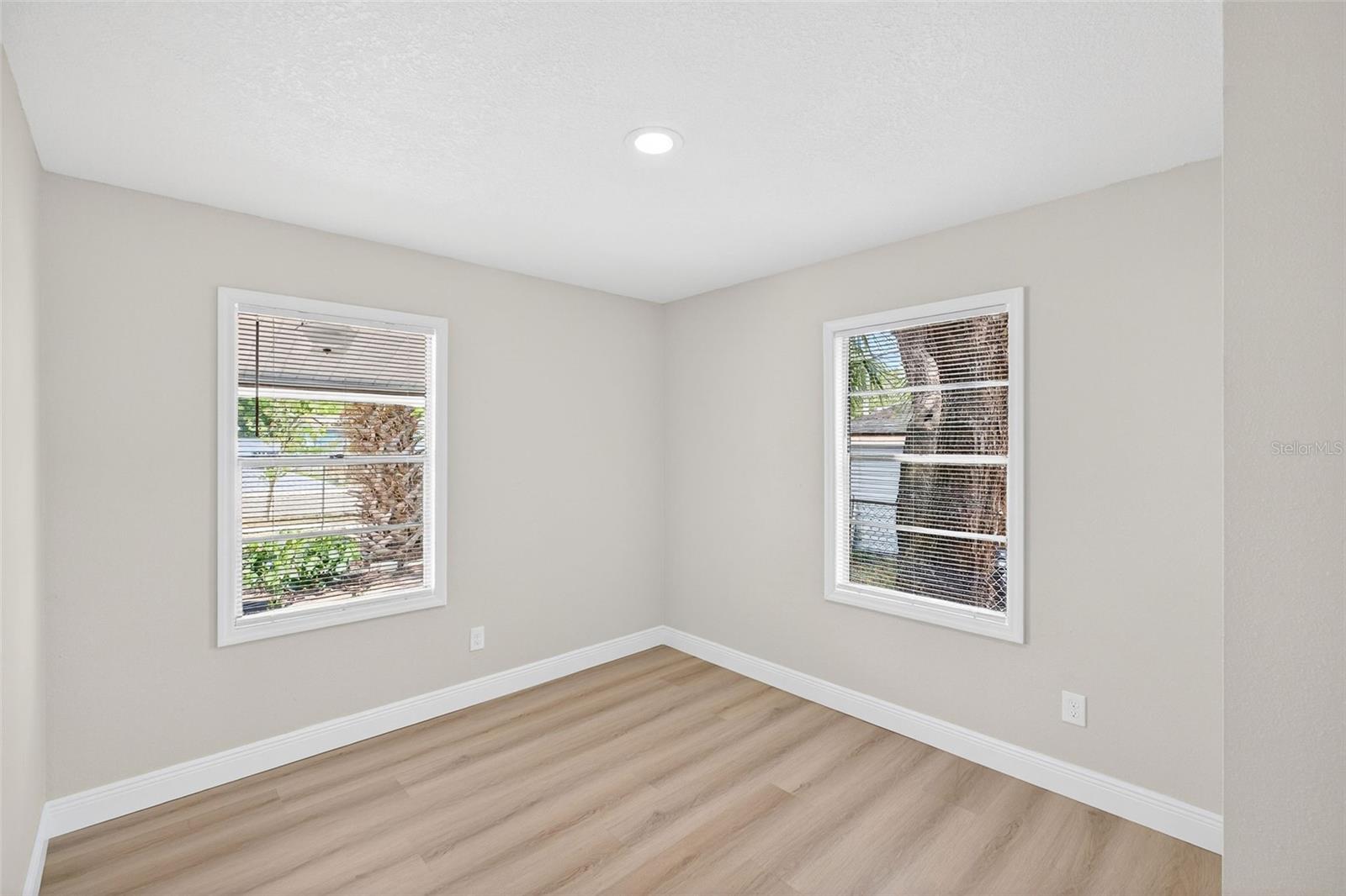 Image 13 of 35 For 1103 Overdale Street