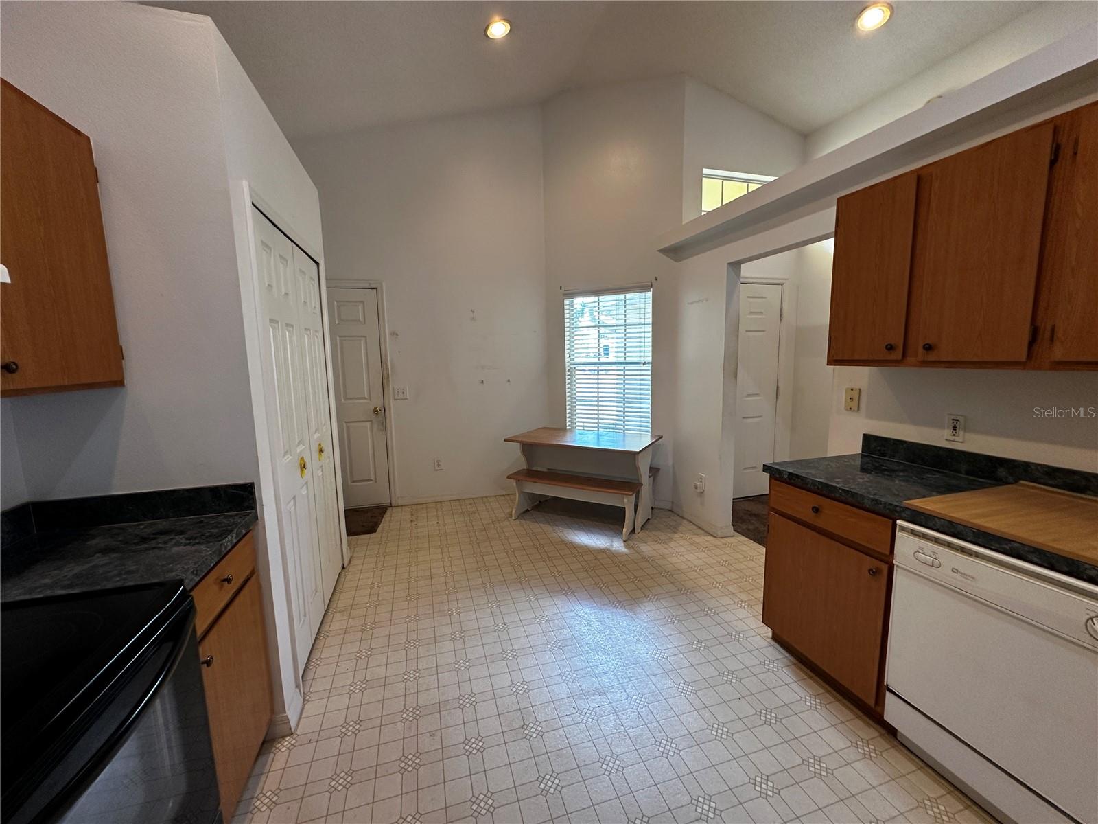 Image 15 of 40 For 16450 Golden Eagle Boulevard