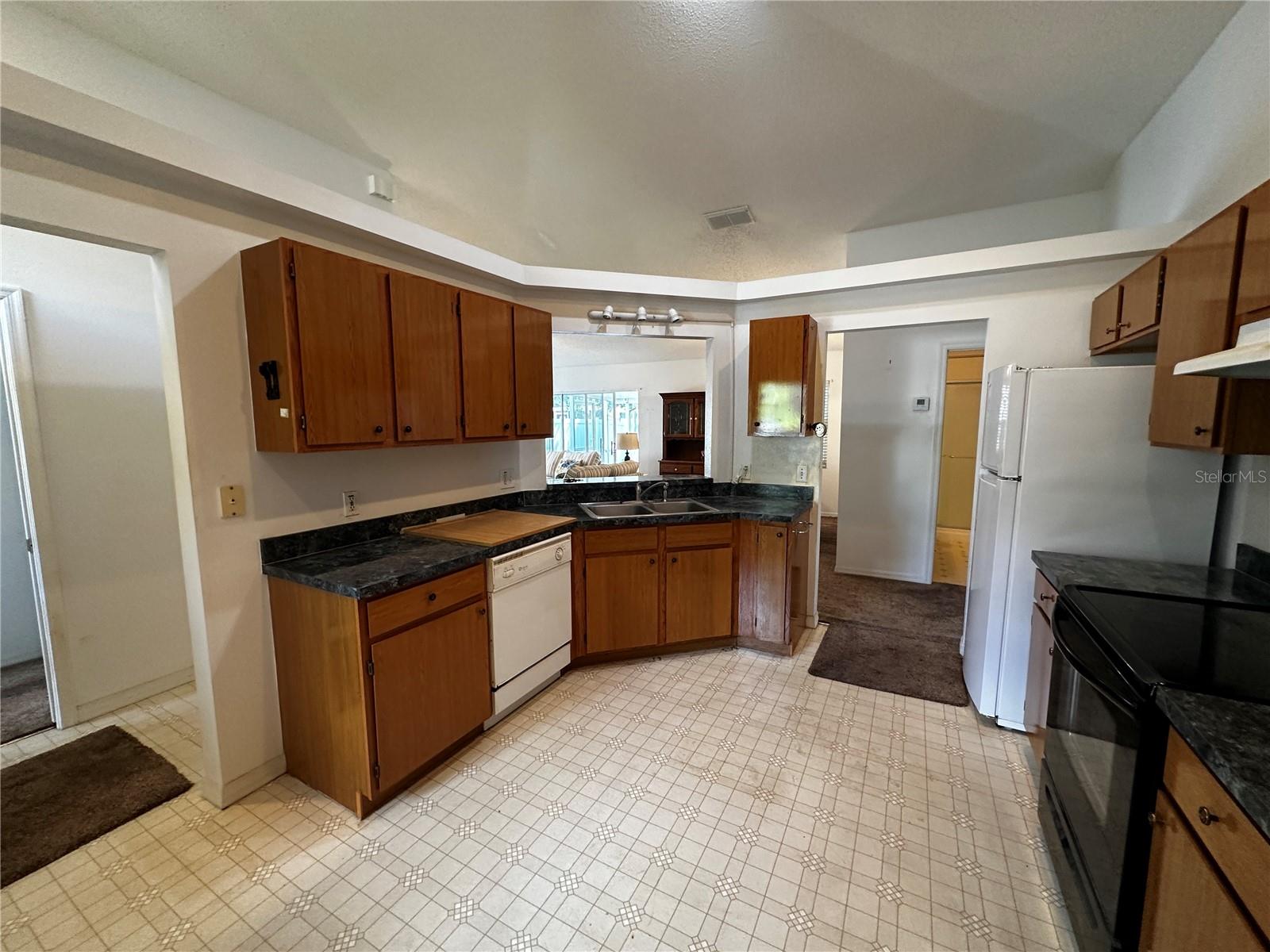 Image 16 of 40 For 16450 Golden Eagle Boulevard