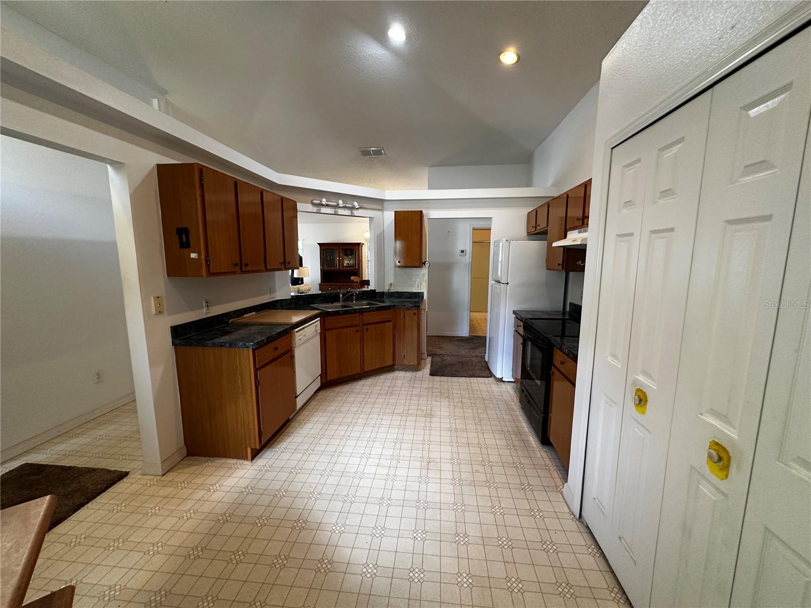 Image 17 of 40 For 16450 Golden Eagle Boulevard