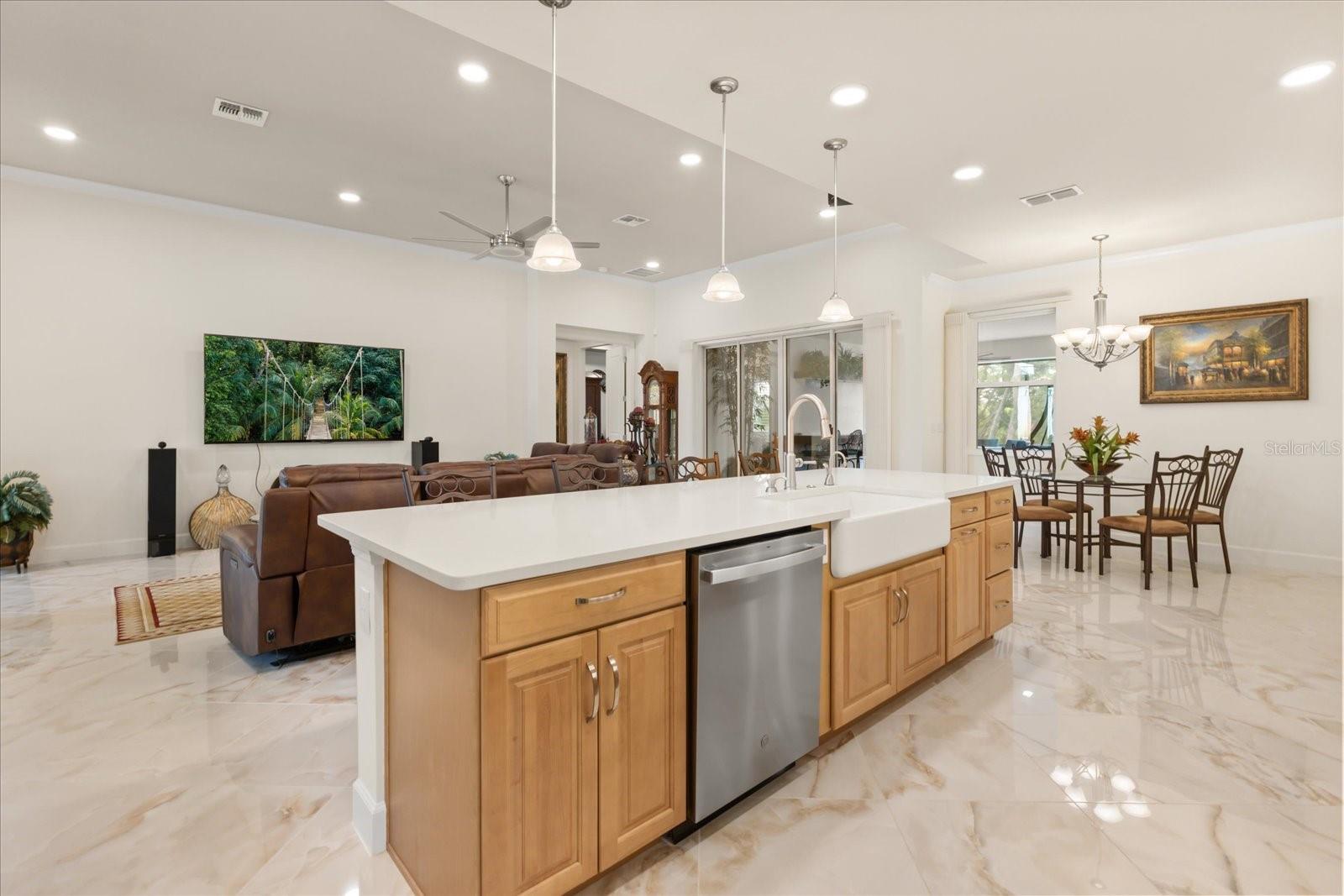 Image 14 of 45 For 3284 Roseville Drive