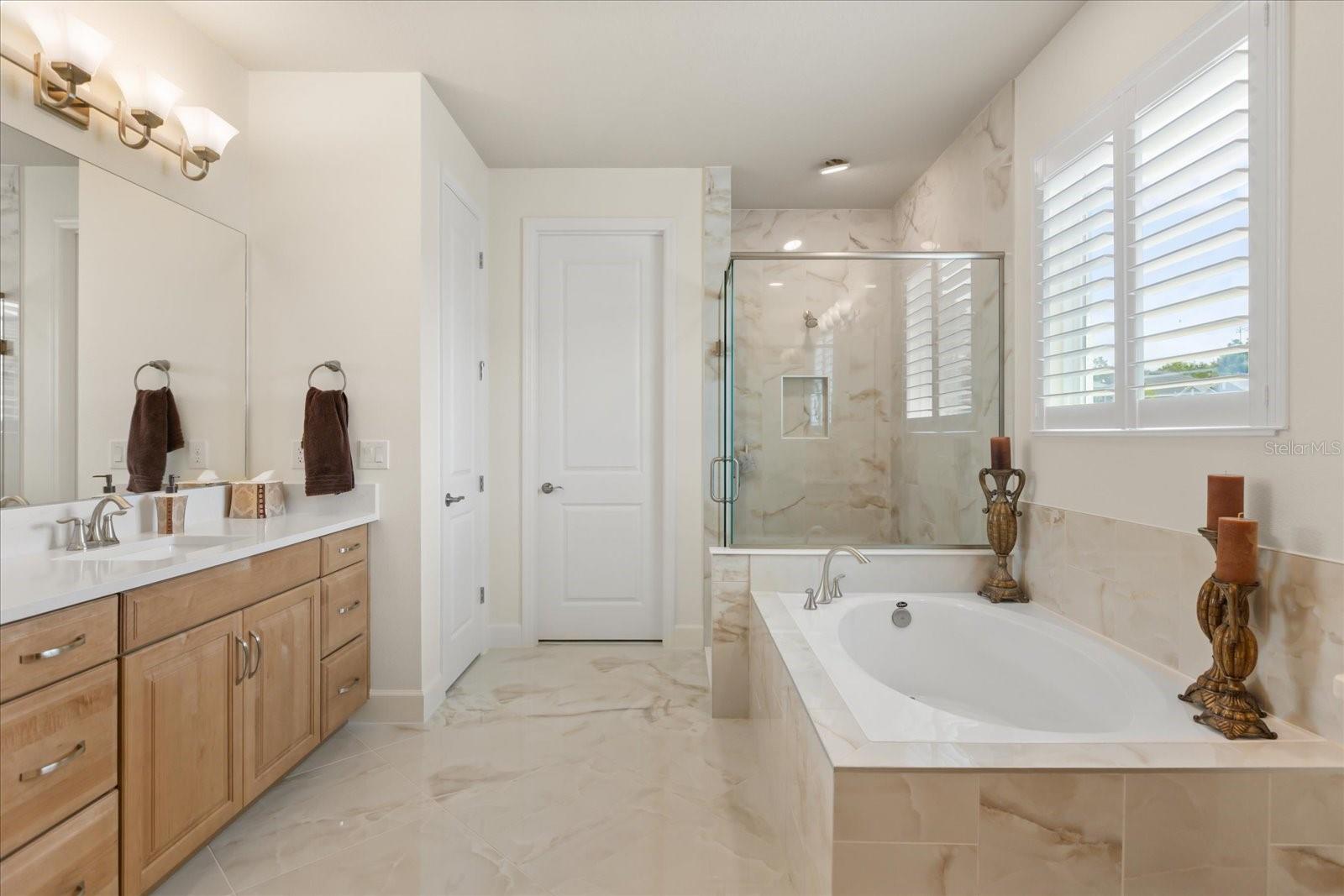 Image 19 of 45 For 3284 Roseville Drive