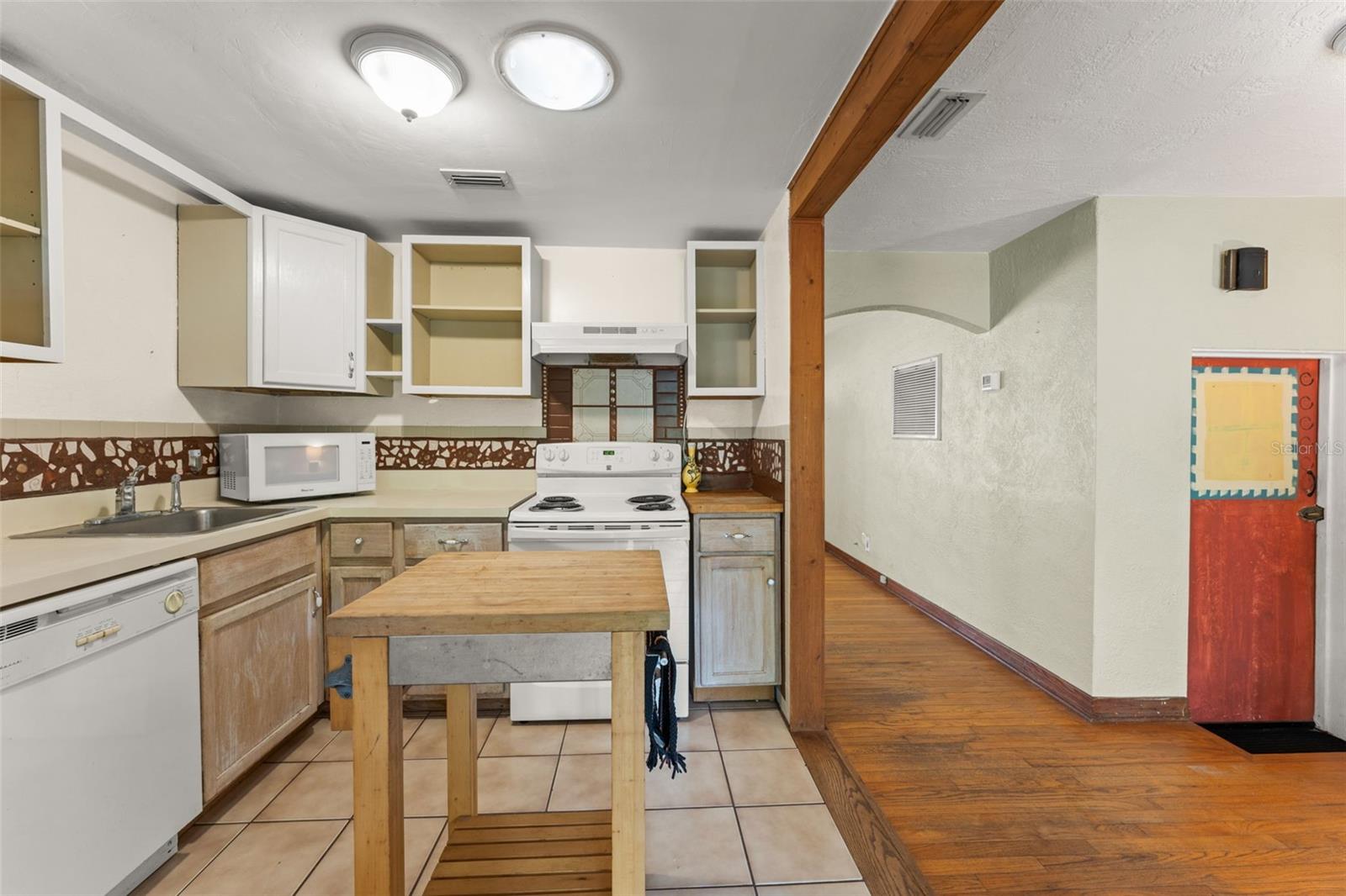 Image 19 of 31 For 440 Cambridge Boulevard