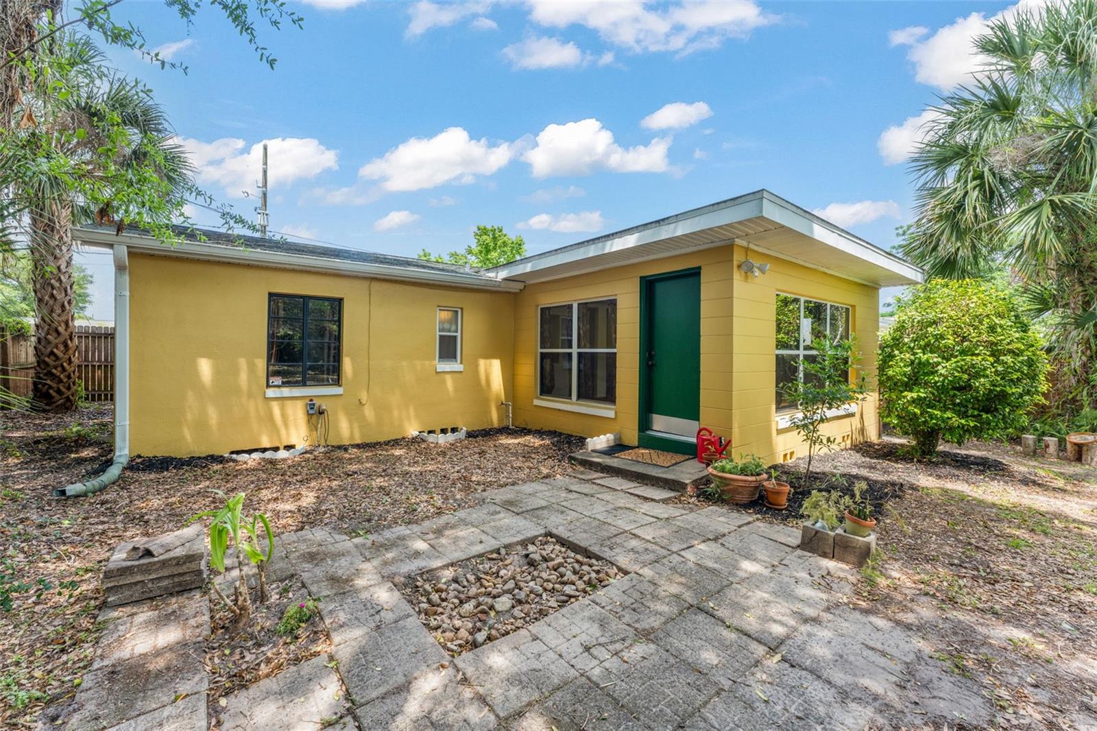 Image 2 of 31 For 440 Cambridge Boulevard
