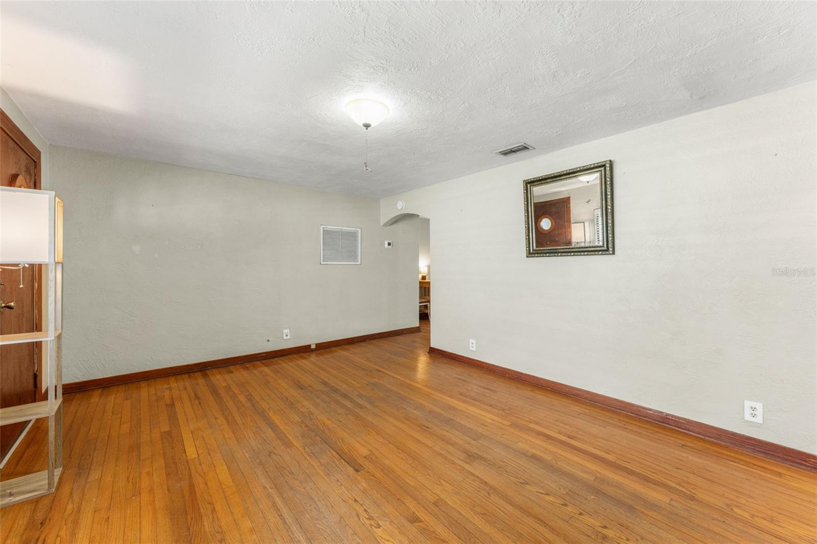 Image 7 of 31 For 440 Cambridge Boulevard