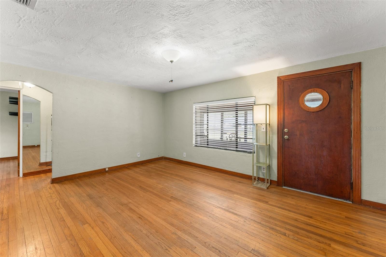 Image 9 of 31 For 440 Cambridge Boulevard