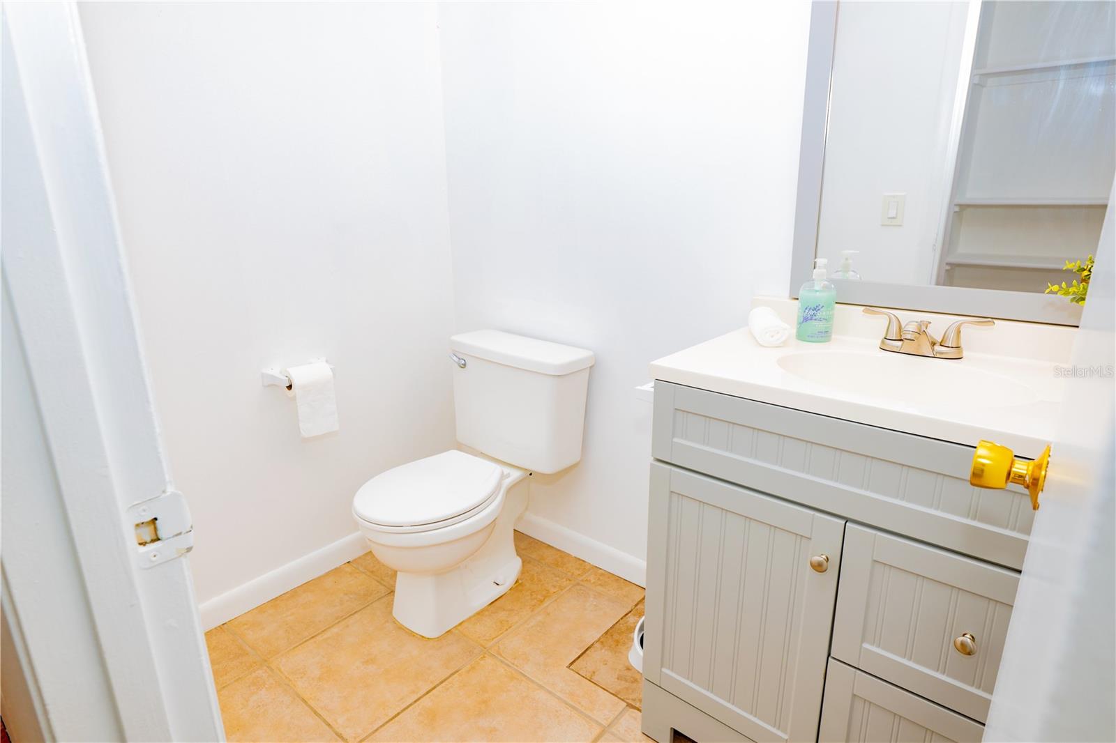 Image 11 of 36 For 402 Dove Lane 2-7