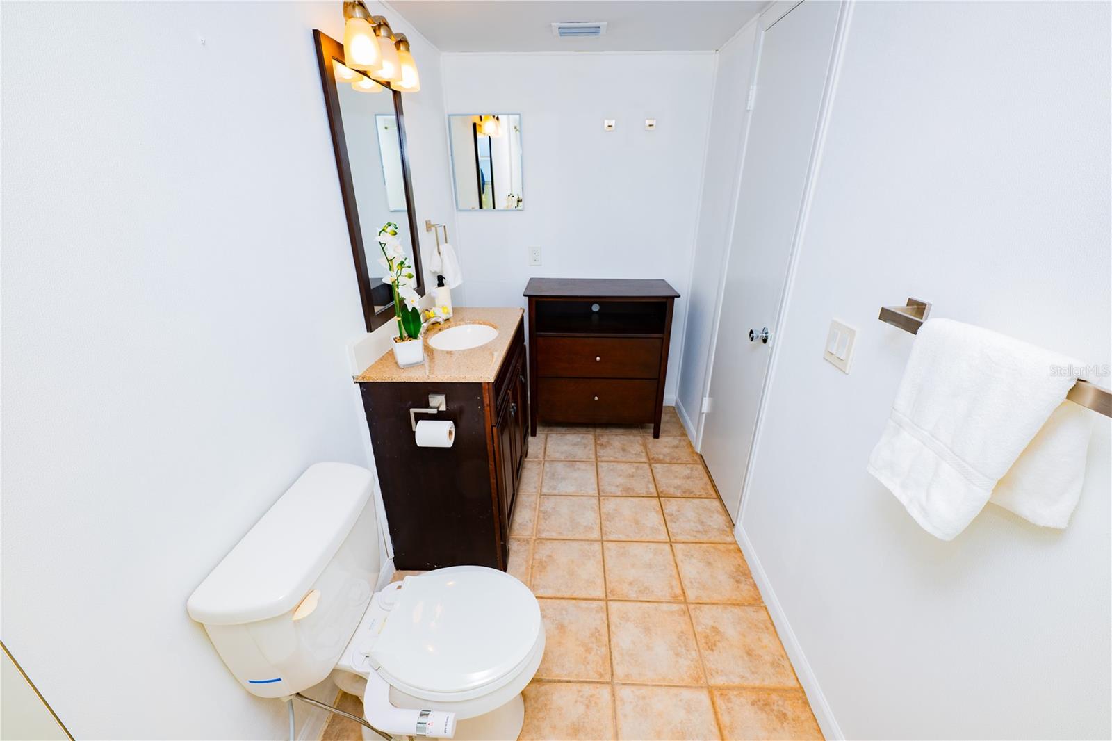 Image 19 of 36 For 402 Dove Lane 2-7