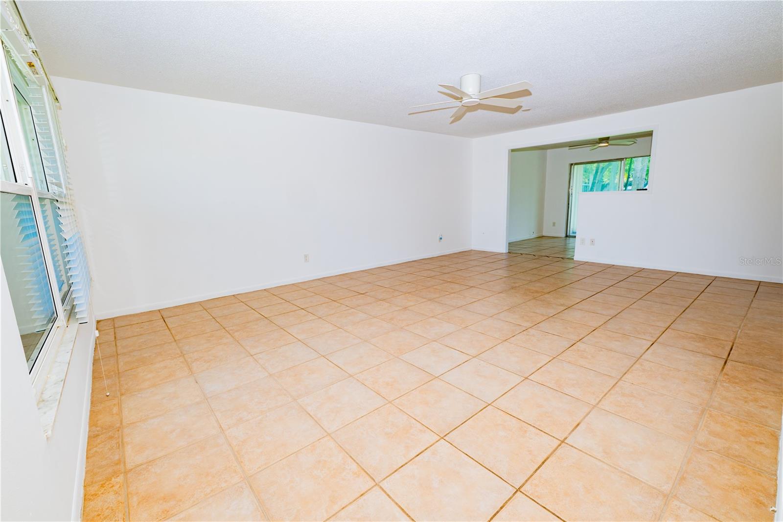 Image 5 of 36 For 402 Dove Lane 2-7