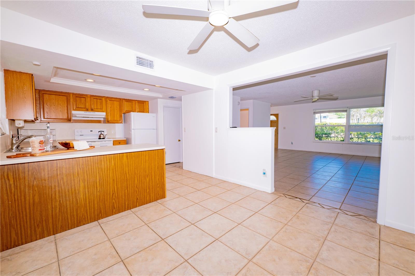 Image 8 of 36 For 402 Dove Lane 2-7