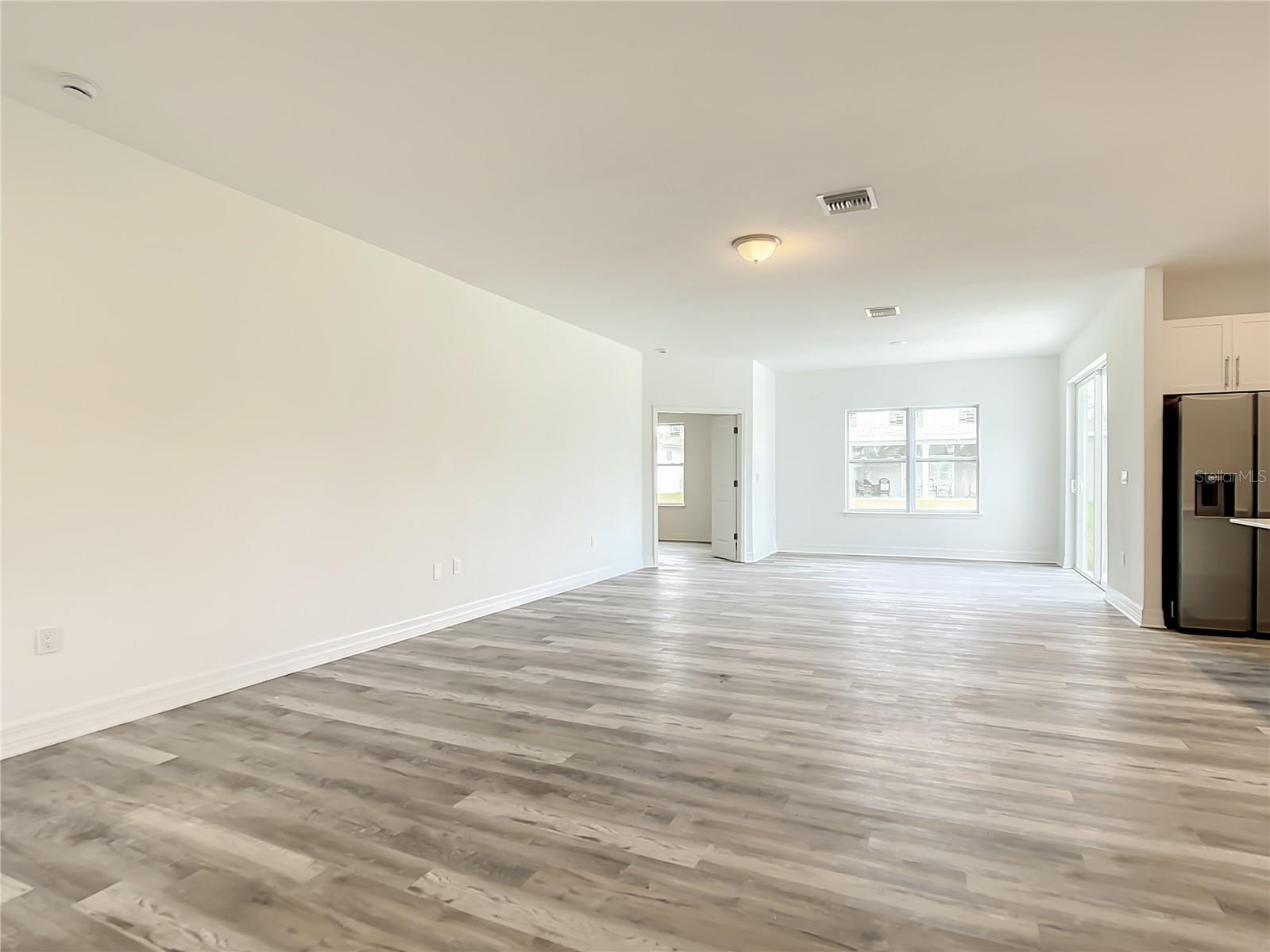 Image 2 of 17 For 14210 Luxo Avenue