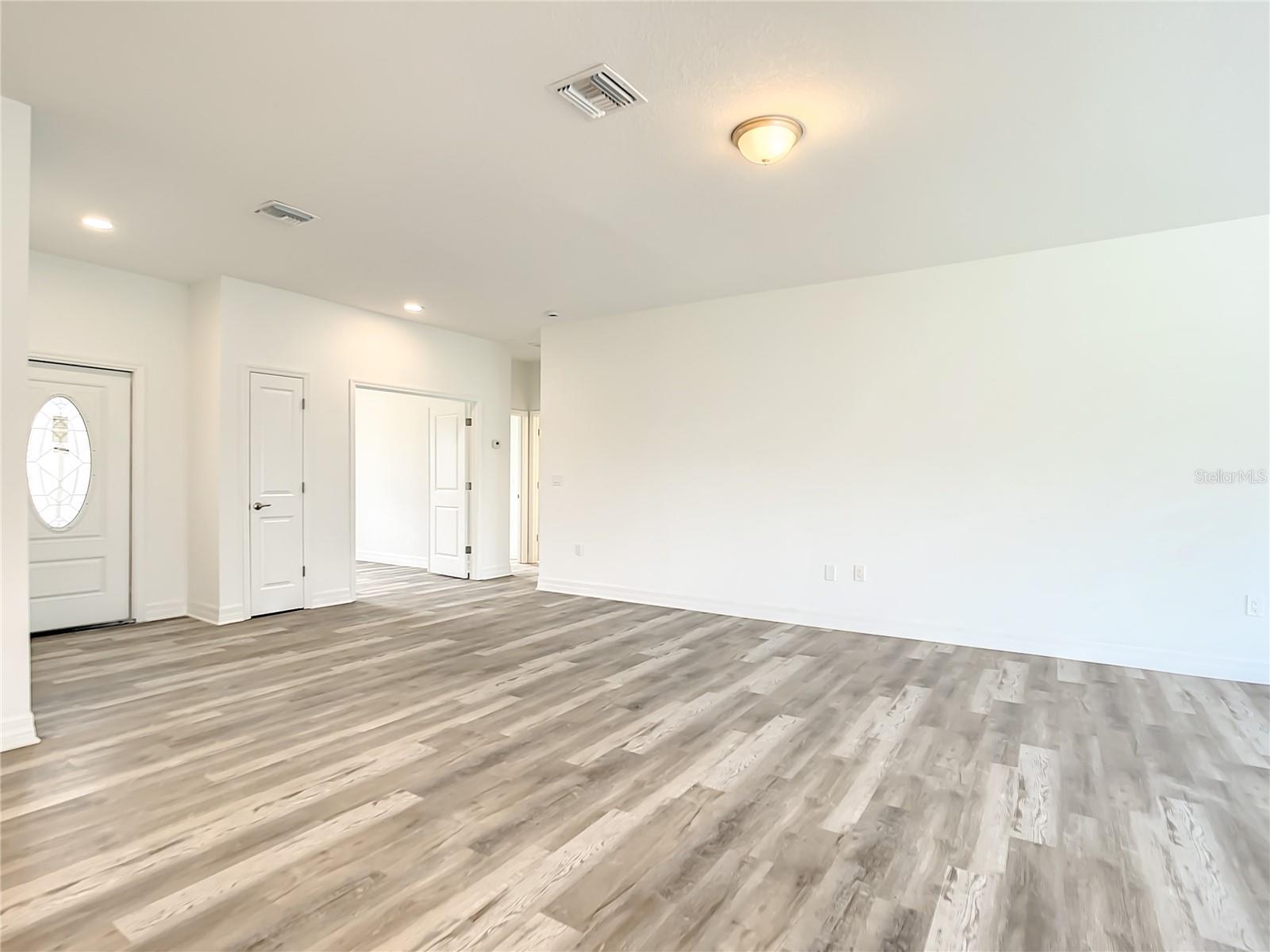 Image 3 of 17 For 14210 Luxo Avenue