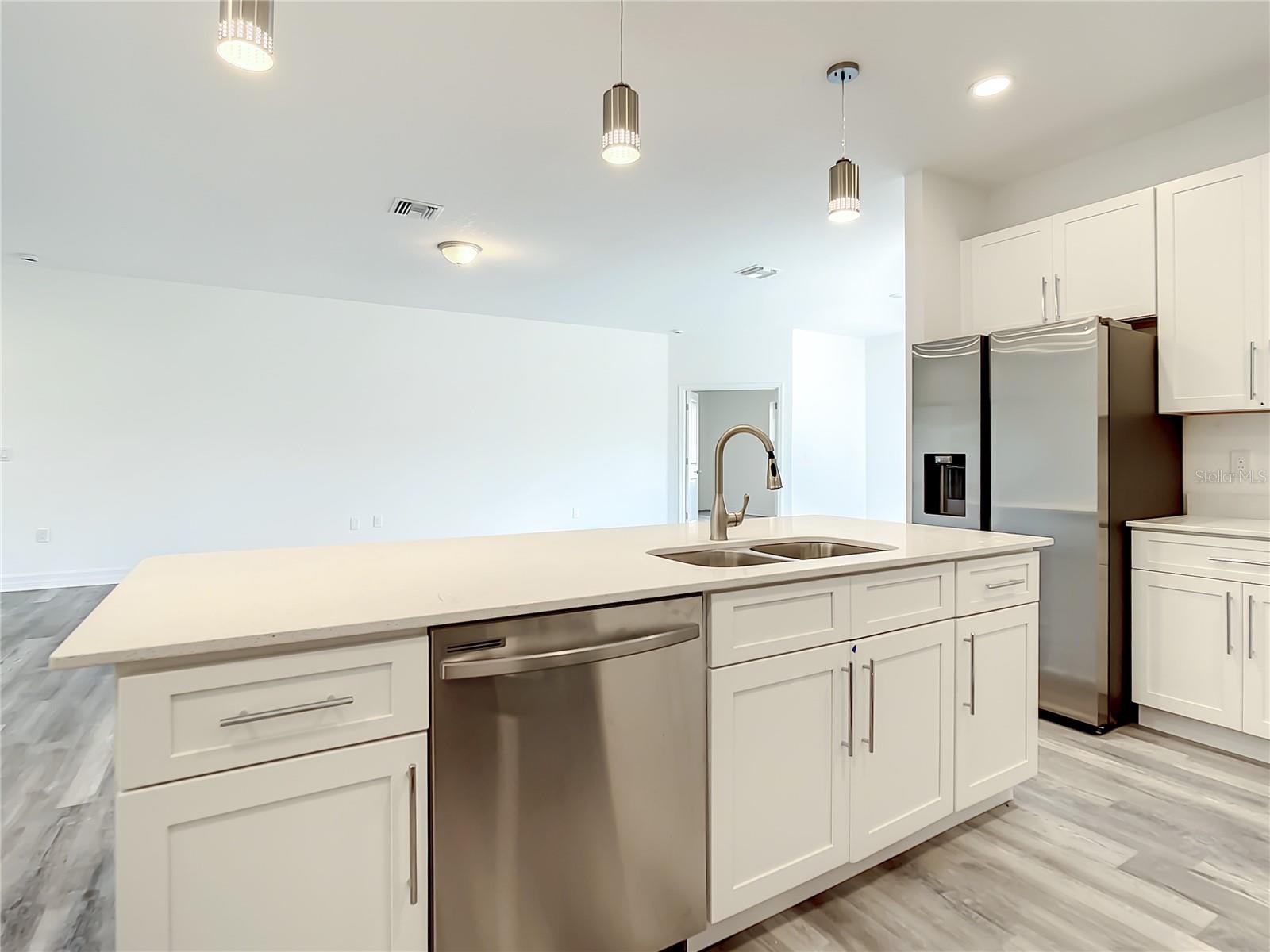 Image 5 of 17 For 14210 Luxo Avenue