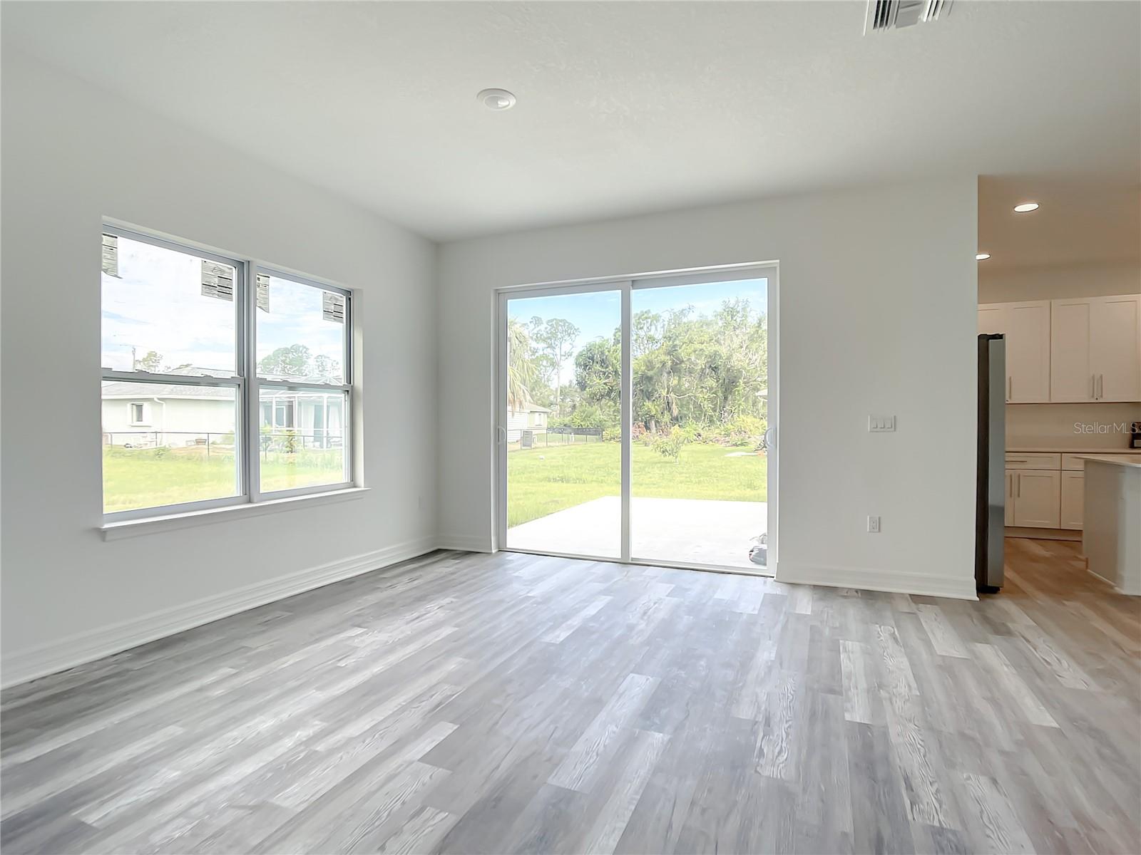 Image 7 of 17 For 14210 Luxo Avenue
