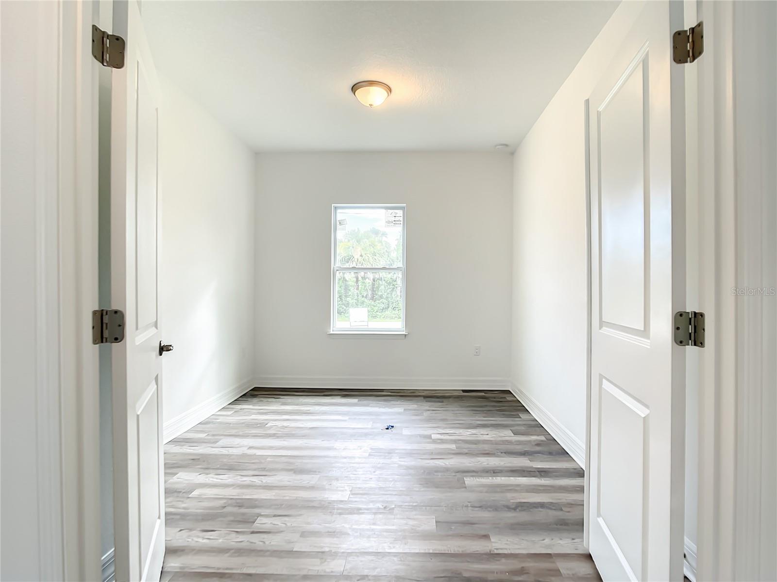 Image 8 of 17 For 14210 Luxo Avenue