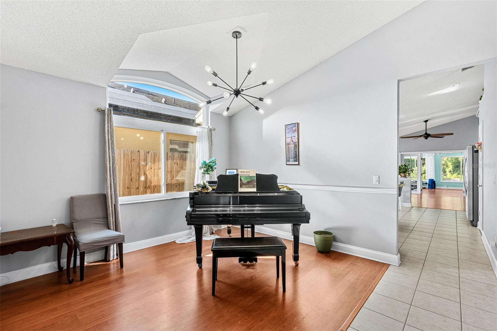 Image 10 of 50 For 470 Freeman Street