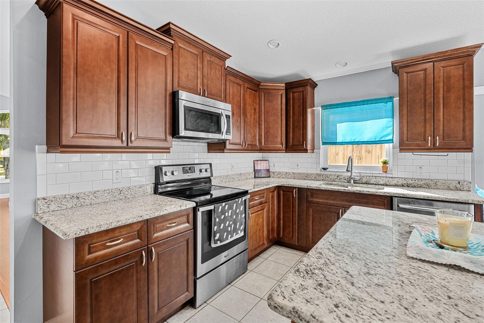 Image 13 of 50 For 470 Freeman Street