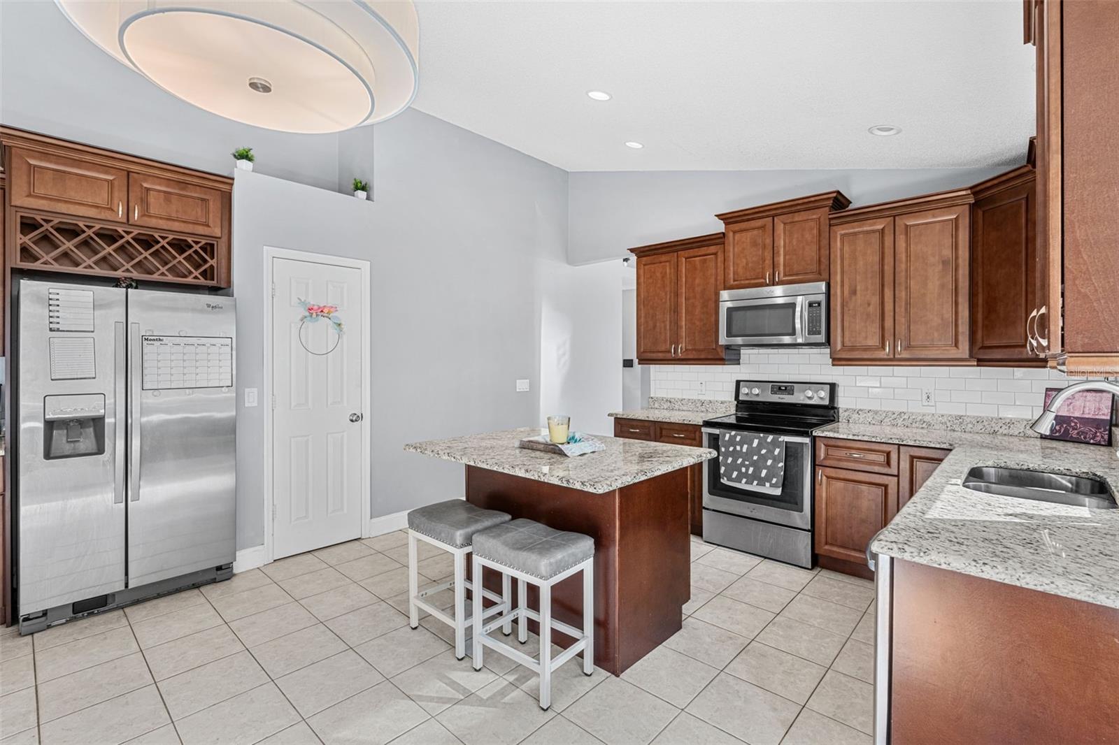 Image 16 of 50 For 470 Freeman Street