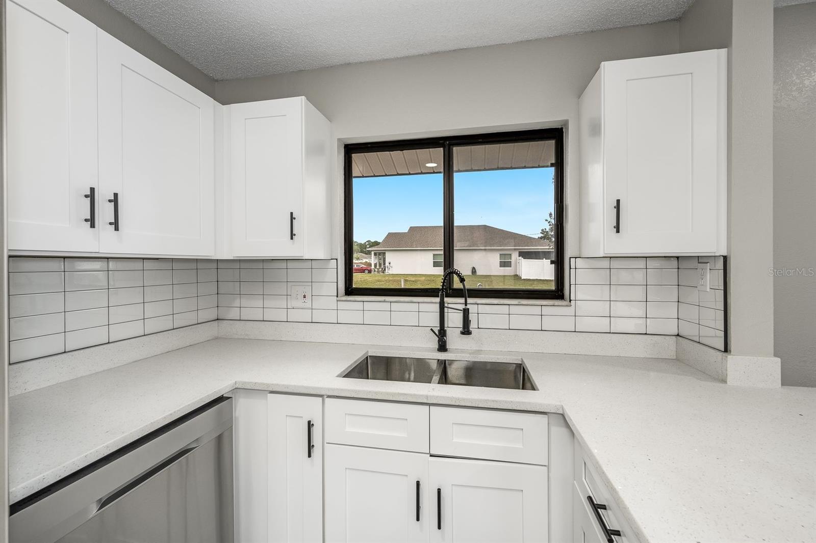 Image 12 of 23 For 1430 Valerius Street Se