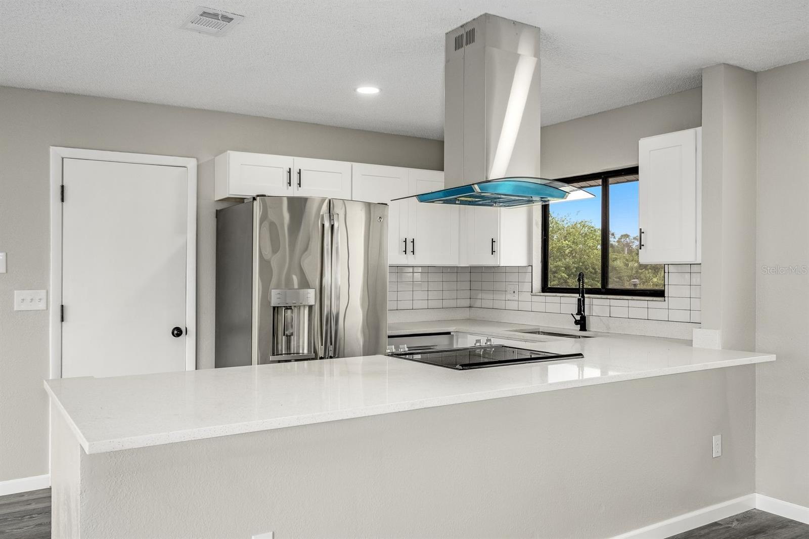 Image 4 of 23 For 1430 Valerius Street Se
