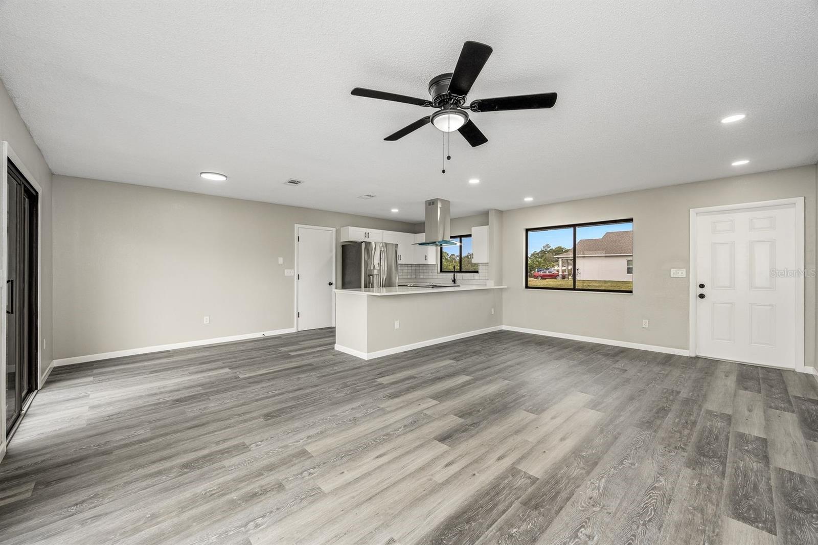 Image 7 of 23 For 1430 Valerius Street Se