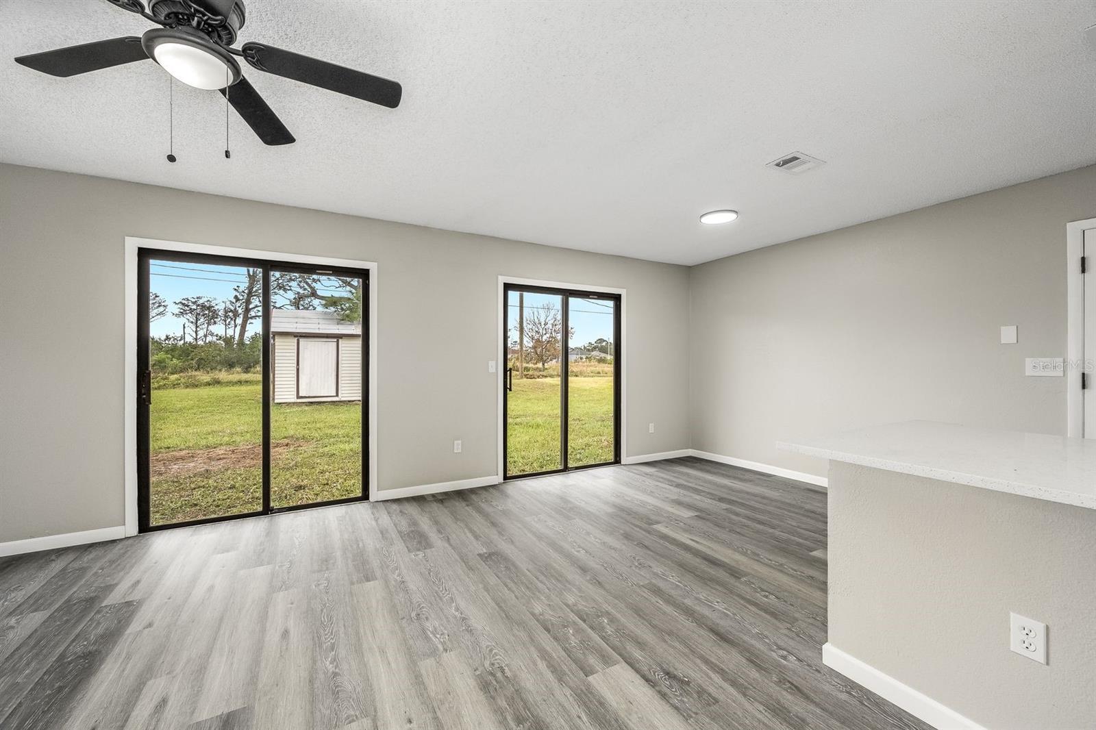 Image 9 of 23 For 1430 Valerius Street Se