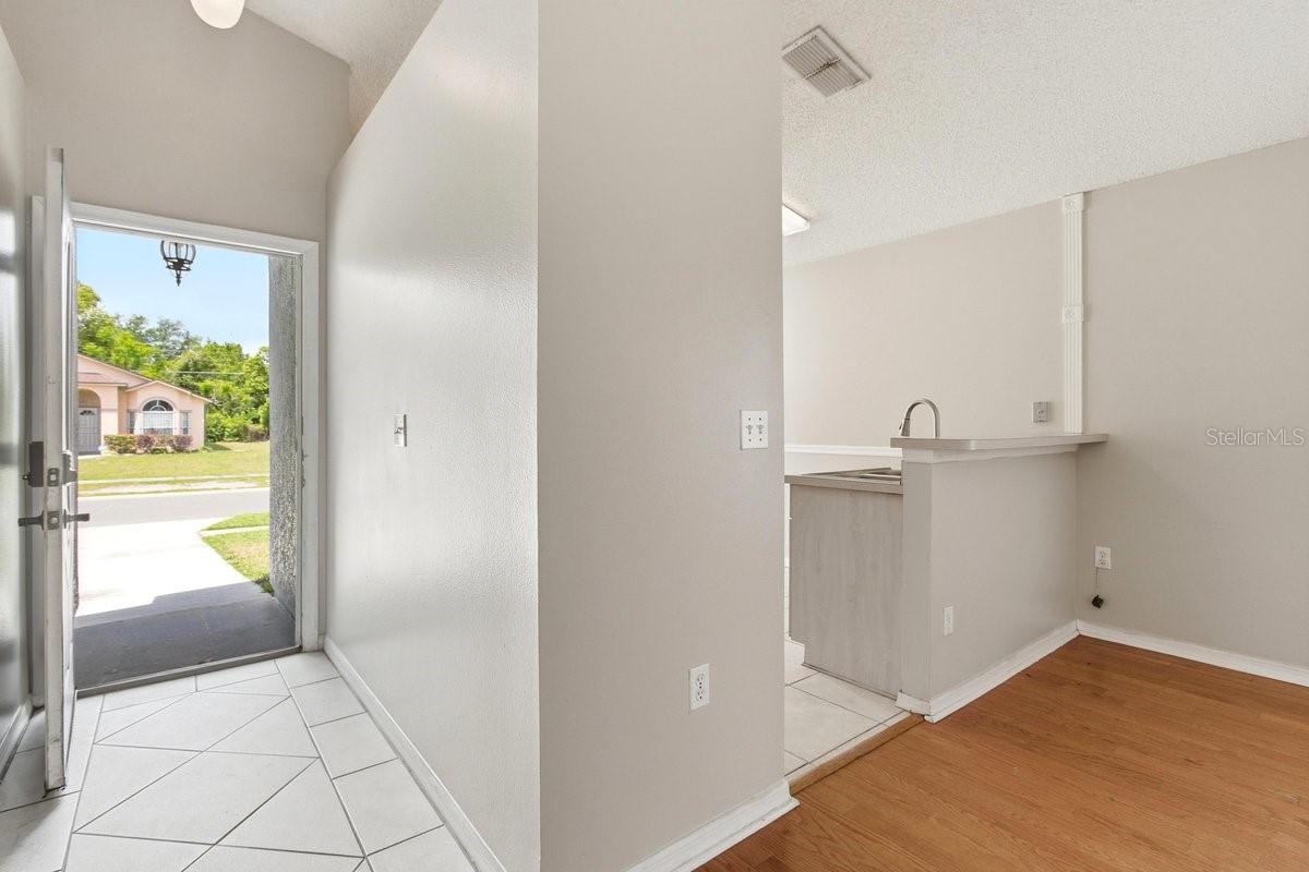 Image 6 of 37 For 1537 Ridge Pointe Drive
