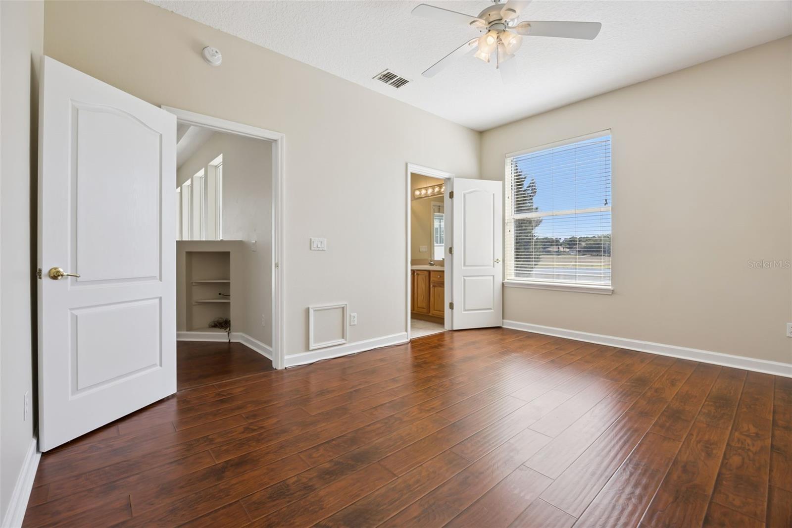 Image 22 of 44 For 2347 Warren Woods Drive