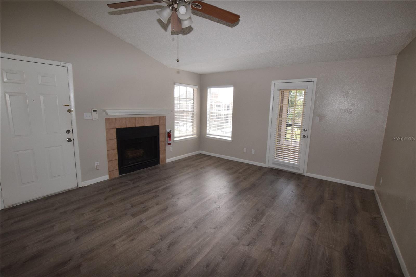 Image 6 of 12 For 5533 Chrishire Way F201